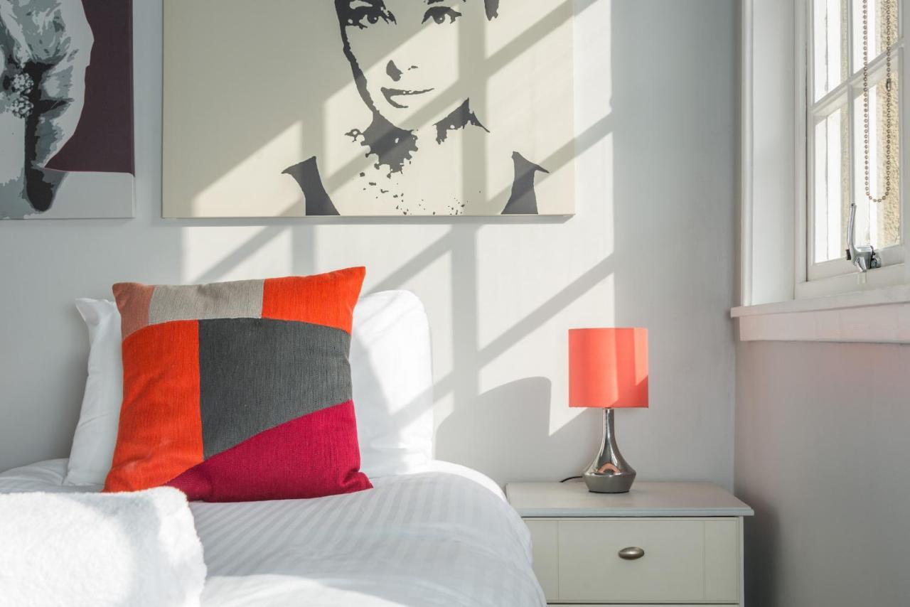 Royal Mile Modern Apartment 에든버러 외부 사진