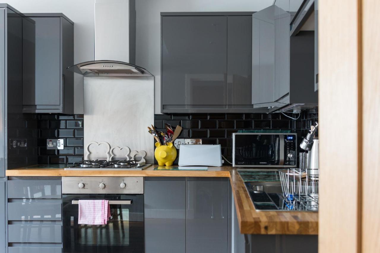 Royal Mile Modern Apartment 에든버러 외부 사진