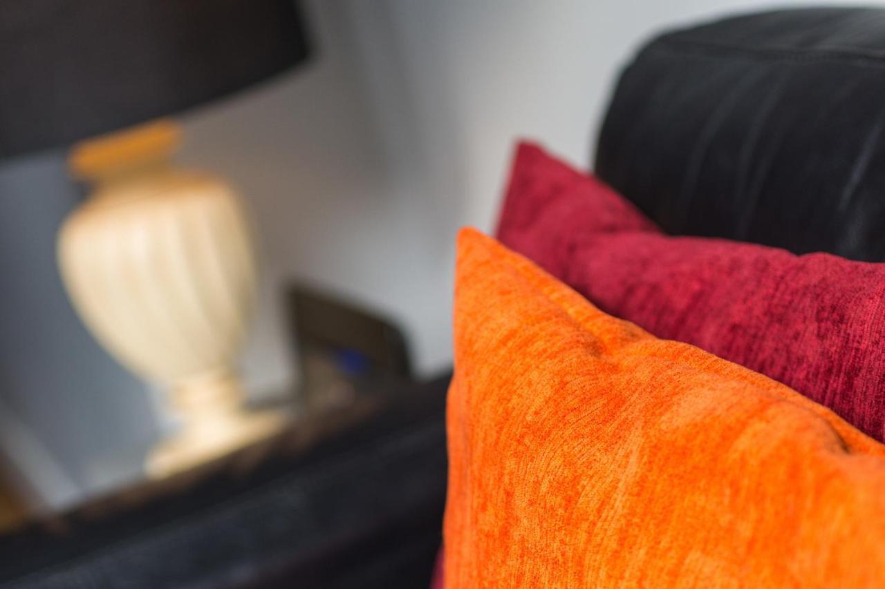 Royal Mile Modern Apartment 에든버러 외부 사진