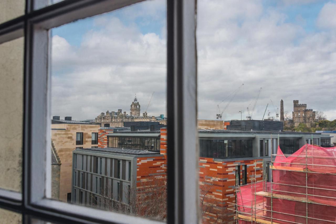 Royal Mile Modern Apartment 에든버러 외부 사진